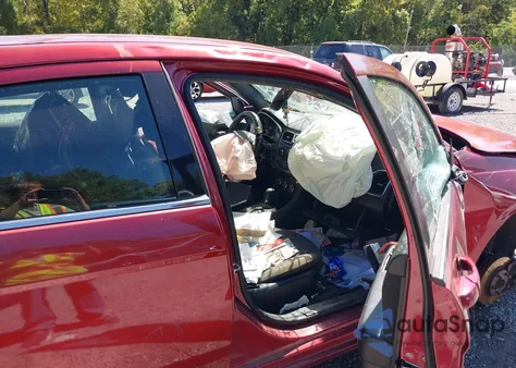 2014 Chrysler 200 Lx z USA, uszkodzony, nr VIN 1C3CCBAB6EN209001